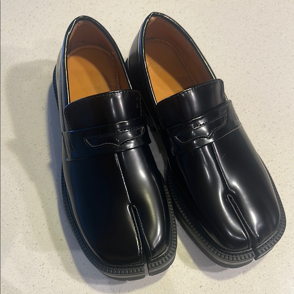 Tabi Black Loafers